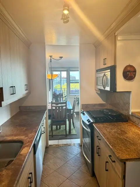 135 Ocean Parkway #8R, Brooklyn, NY 11218 - #3