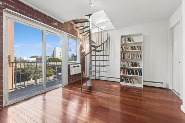 61 Herbert Street #4B, Brooklyn, NY 11222