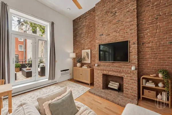 221 W 14th Street #1B, Manhattan, NY 10011