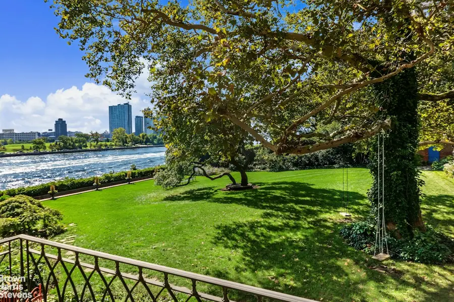 6 Sutton Square, Manhattan, NY 10022 - #2