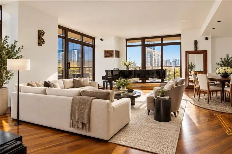 100 United Nations Plaza #PH-49A, Manhattan, NY 10017 - #3