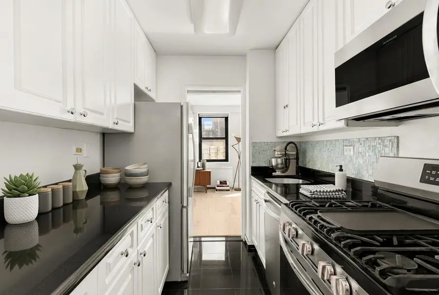 200 E 27th Street #6W, Manhattan, NY 10016 - #3