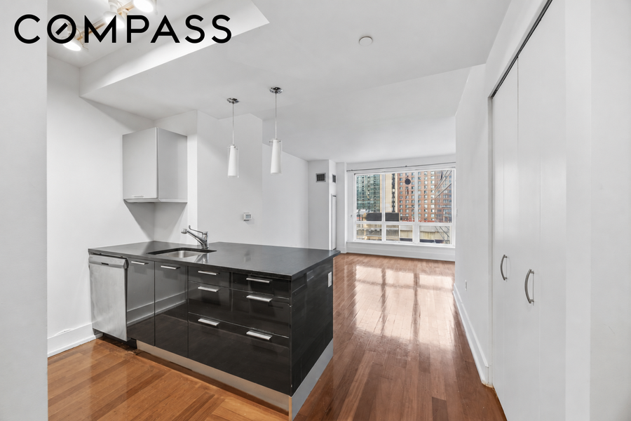 350 W 42nd Street #12H, Manhattan, NY 10036 - #2