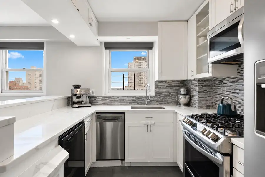 400 E 77th Street #19-A, Manhattan, NY 10075 - #3
