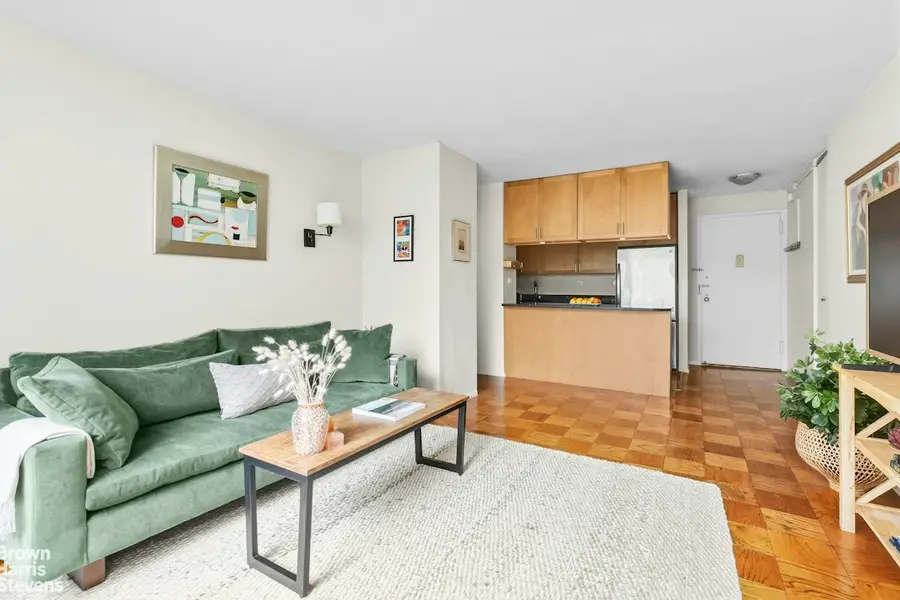 130 W 67th Street #5L, Manhattan, NY 10023 - #3
