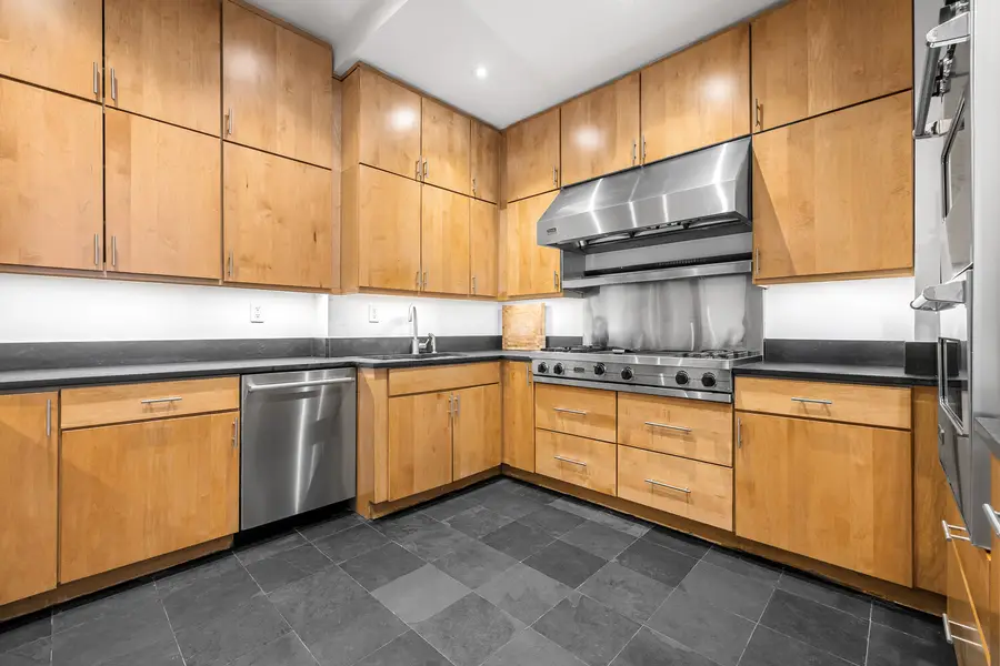 3 Hanover Square #22B, New York, NY 10004 - #3