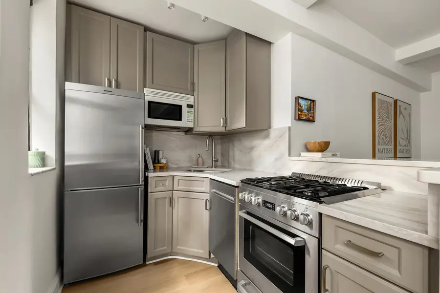 200 E 16th Street #2J, Manhattan, NY 10003 - #3