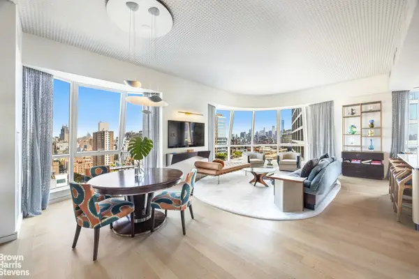 515 W 18th Street #1702, Manhattan, NY 10011