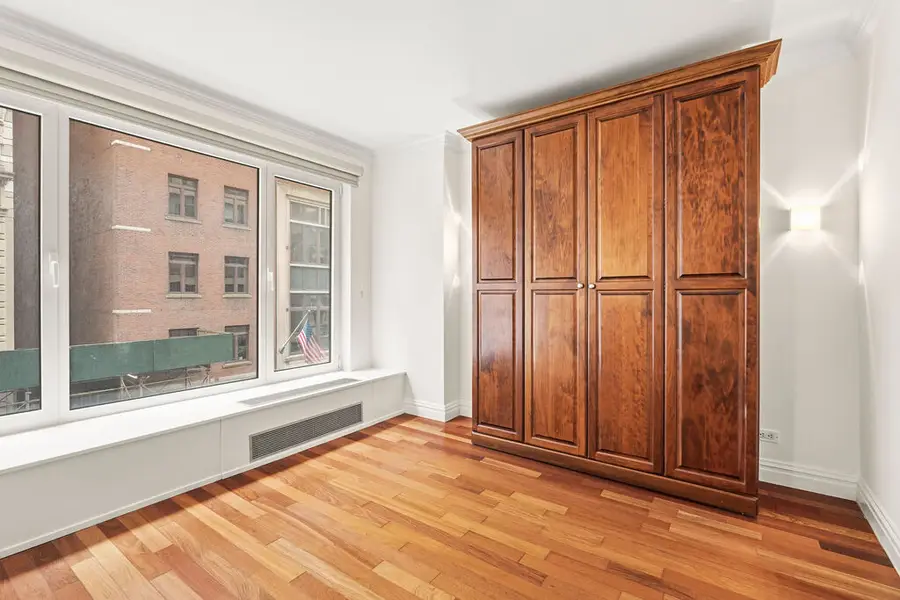 200 Central Park S #4M, Manhattan, NY 10019 - #3