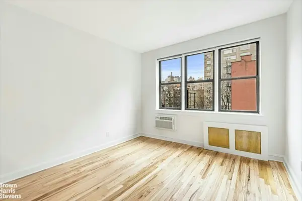 405 E 82nd Street #4G, Manhattan, NY 10028