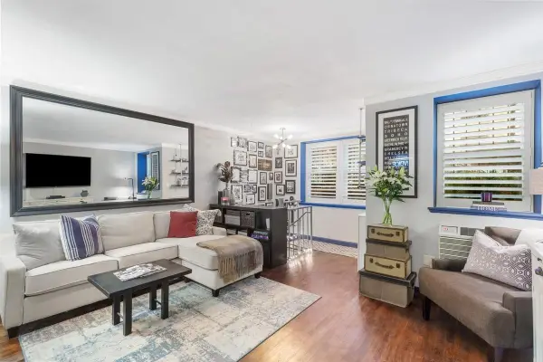 252 W 74th Street #1, Manhattan, NY 10023