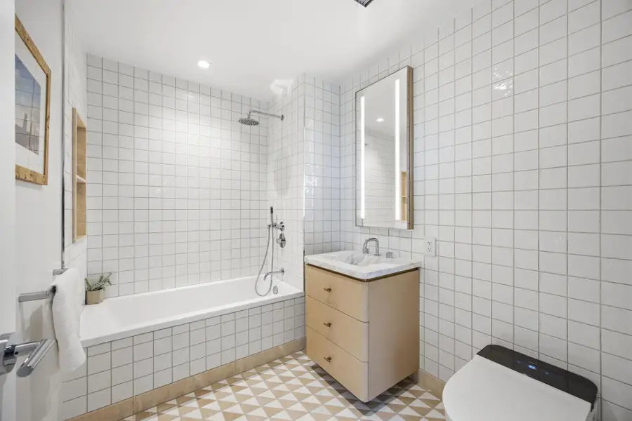 24-01 Queens Plaza N #1405-A, Queens, NY 11101 - #3