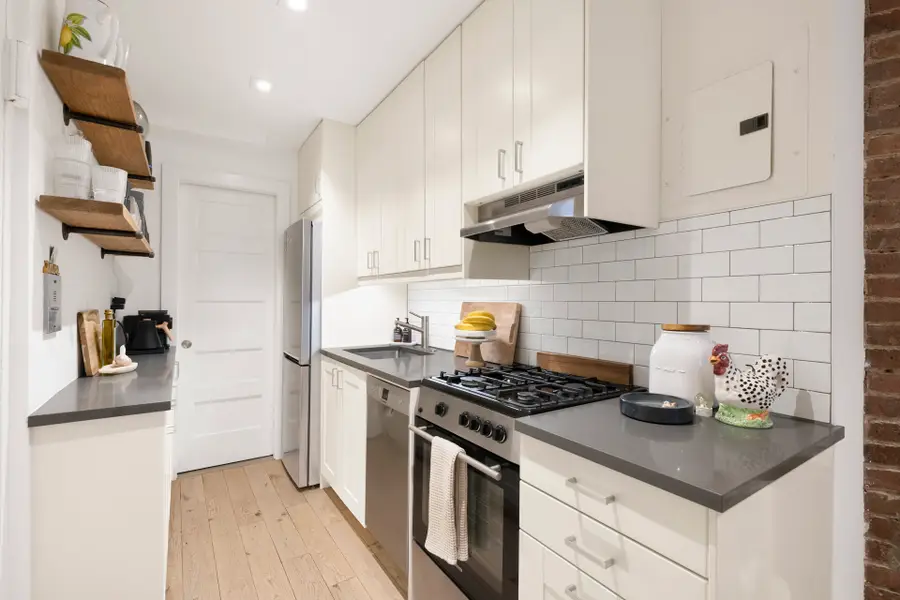 15 Jones Street #1G, New York, NY 10014 - #3