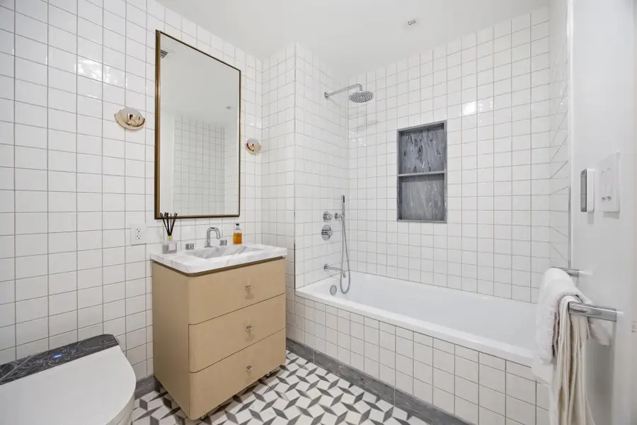 24-01 Queens Plaza N #202-A, Queens, NY 11101 - #2