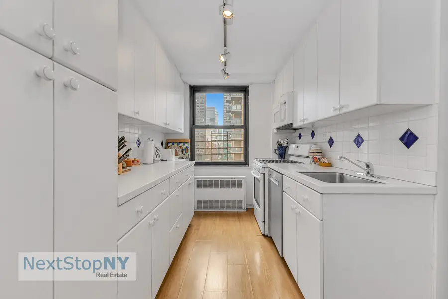 305 E 40th Street #18J, New York, NY 10016 - #2