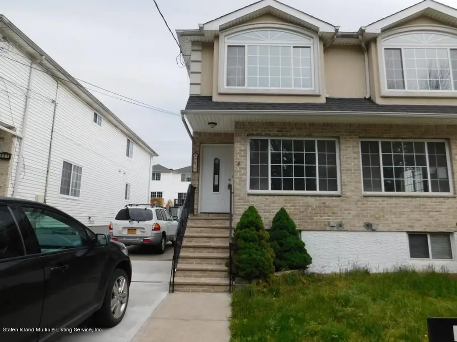 877 Travis Avenue, Staten Island, NY 10314 - Image #2