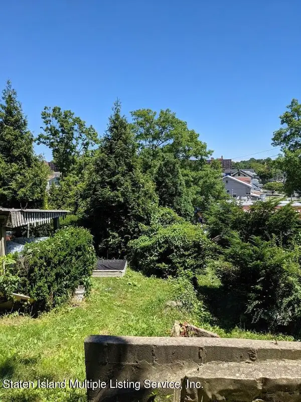 551 Richmond Road, Staten Island, NY 10304