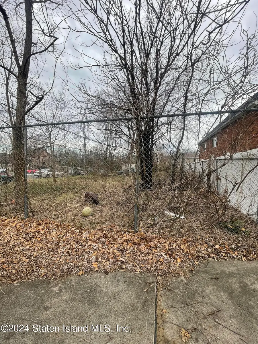 527 Page Avenue, Staten Island, NY 10307 - Image #3