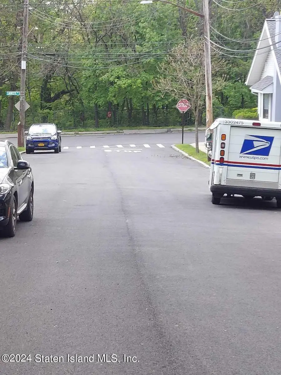 132 Alden Place, Staten Island, NY 10301 - Image #3