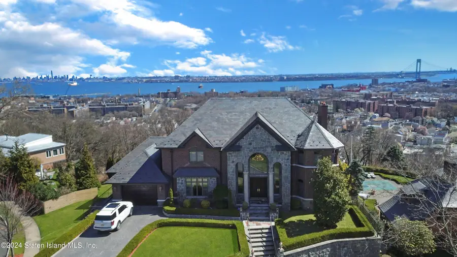 68 Signal Hill Road, Staten Island, NY 10301 - Image #3
