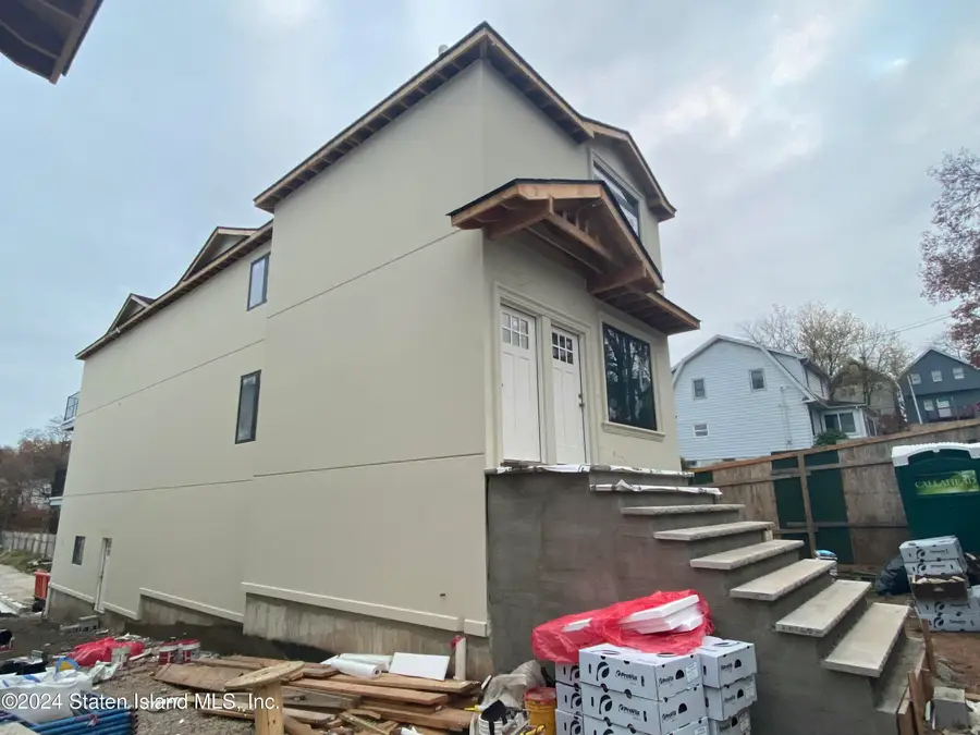 18 Brown Place, Staten Island, NY 10305 - Image #3