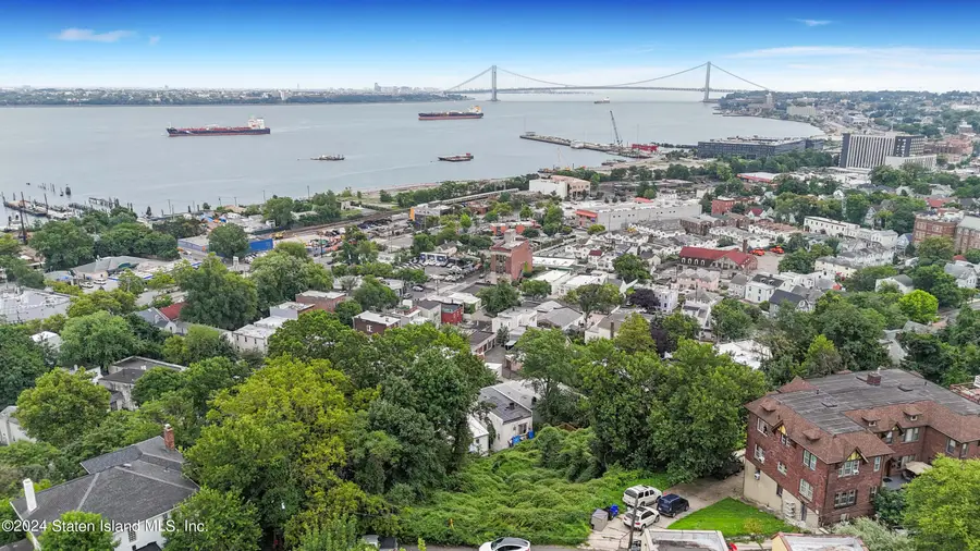 47,49 Tompkins Circle, Staten Island, NY 10301 - Image #2