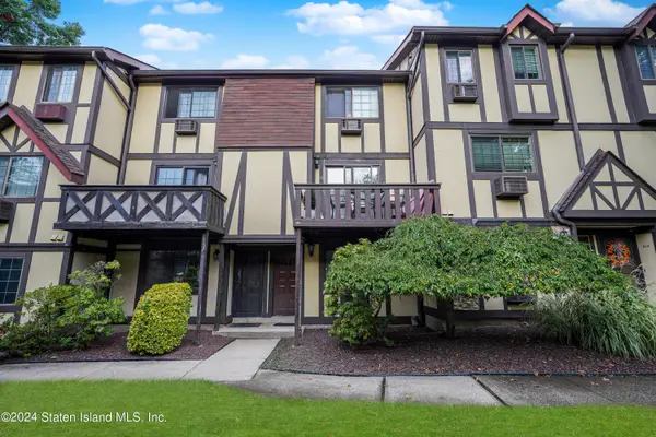 37 Devon Loop #A, Staten Island, NY 10314