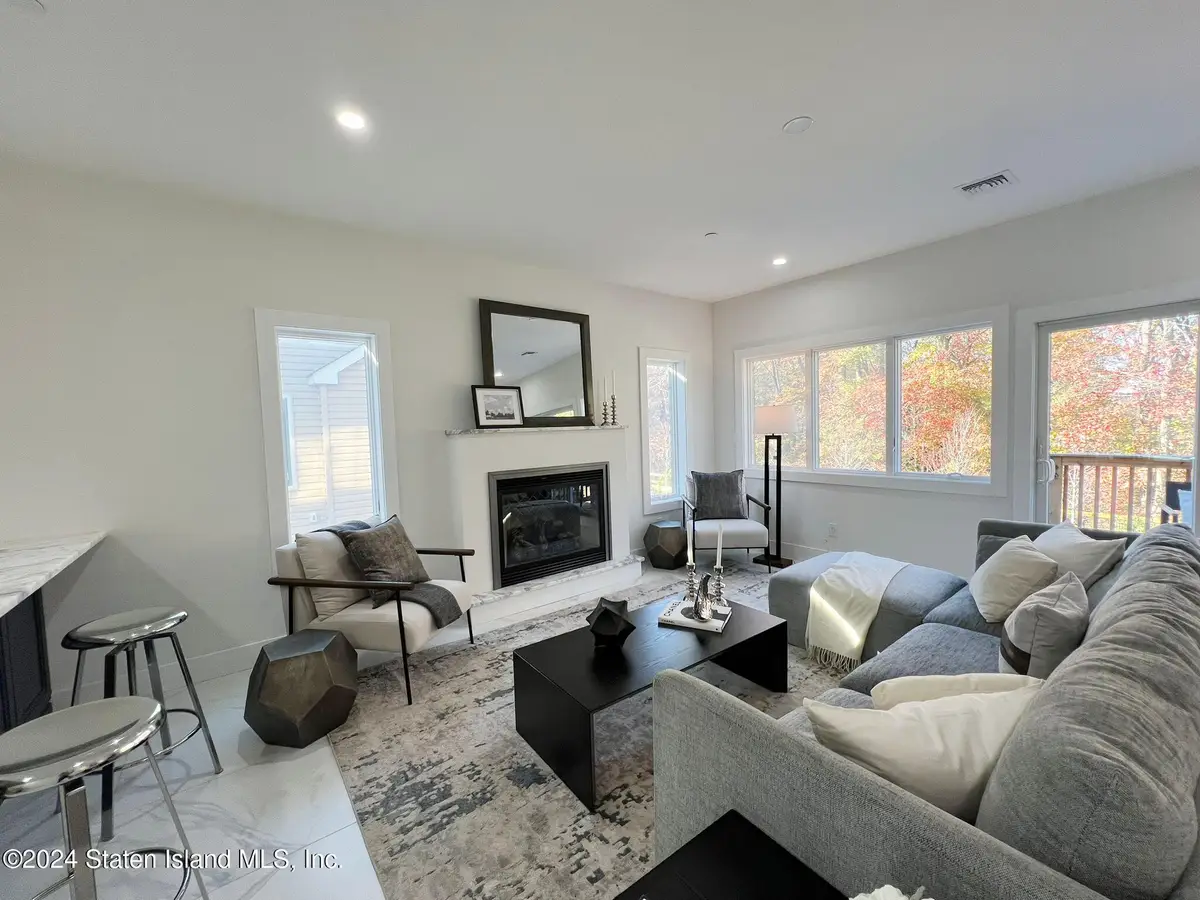 30 Harris Lane, Staten Island, NY 10309 - Image #1