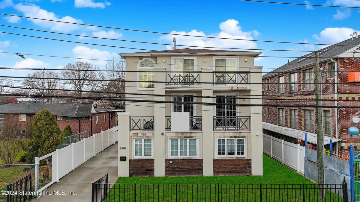 2981 Hylan Boulevard, Staten Island, NY 10306 - Image #1
