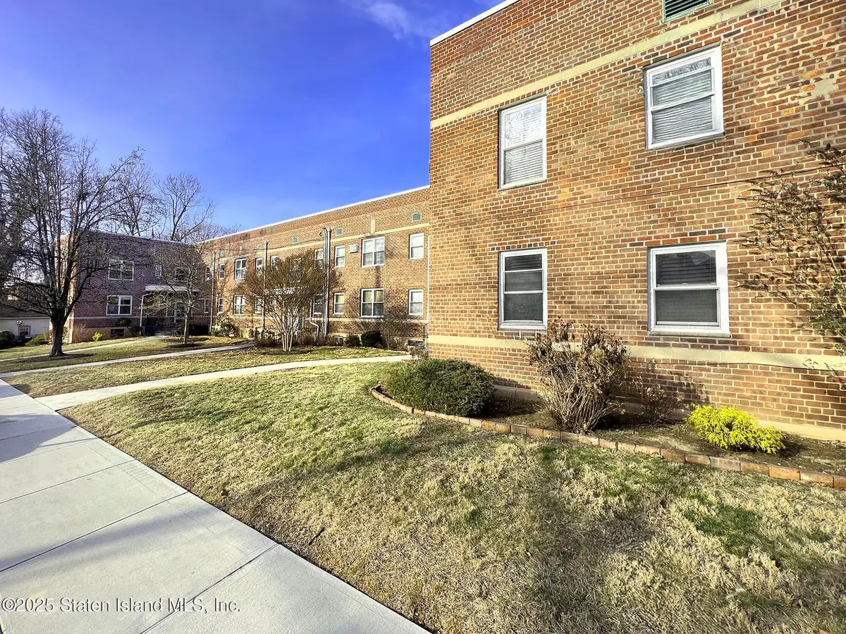 525 Castleton Avenue #1c, Staten Island, NY 10310 - Image #1