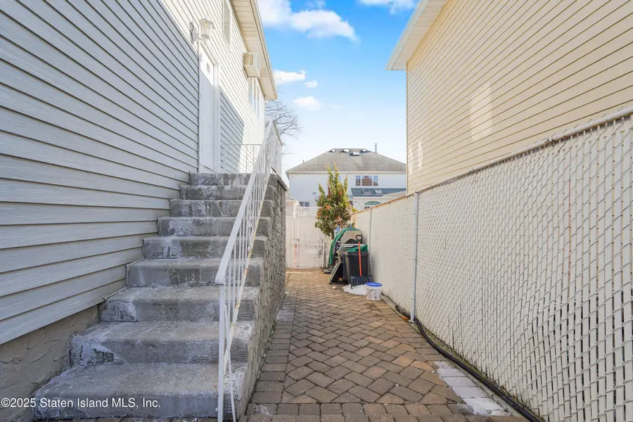 197 Aspinwall Street, Staten Island, NY 10307 - Image #3