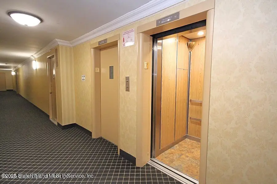 1000 Clove Road #3f, Staten Island, NY 10301 - Image #3