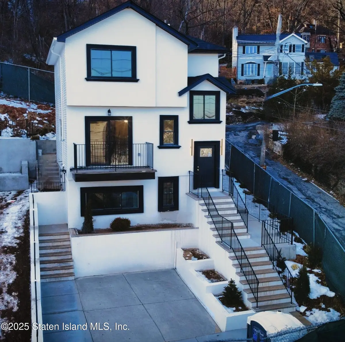 802 Van Duzer Street, Staten Island, NY 10304 - Image #1