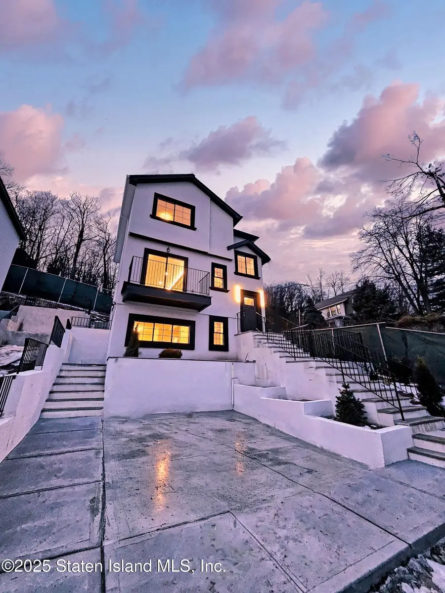 802 Van Duzer Street, Staten Island, NY 10304 - Image #3