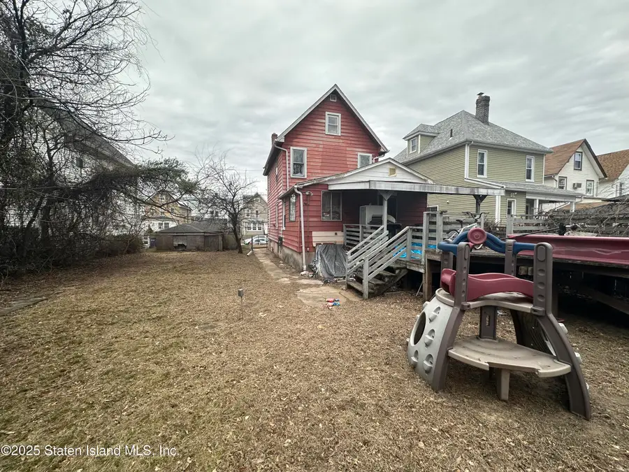 101 Lockman Avenue, Staten Island, NY 10303 - Image #3