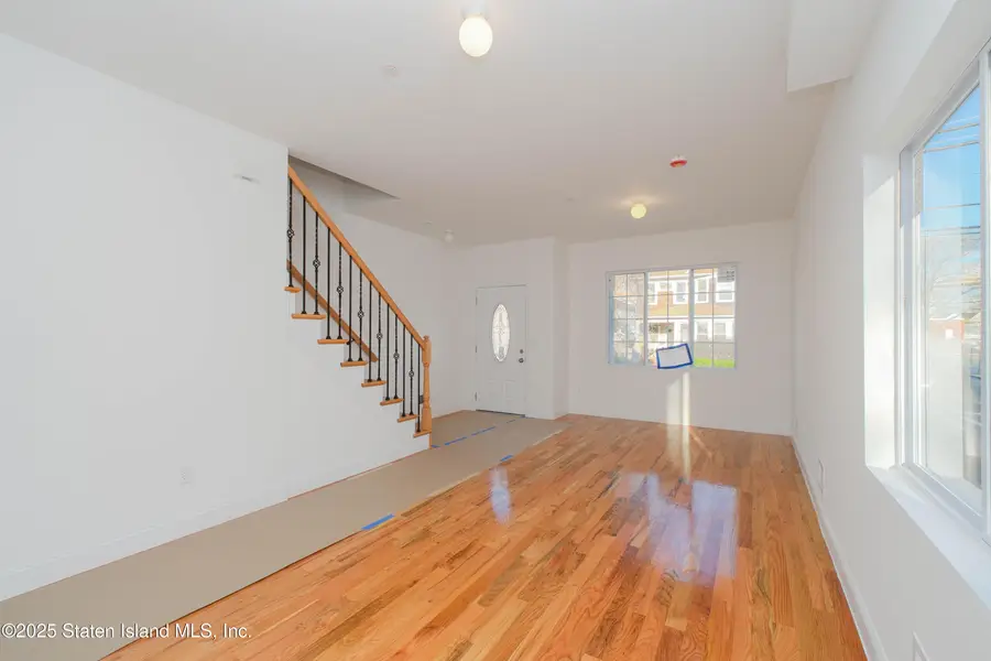 209 Nicholas Avenue, Staten Island, NY 10302 - Image #3