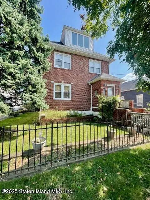 18 Winham Avenue, Staten Island, NY 10306