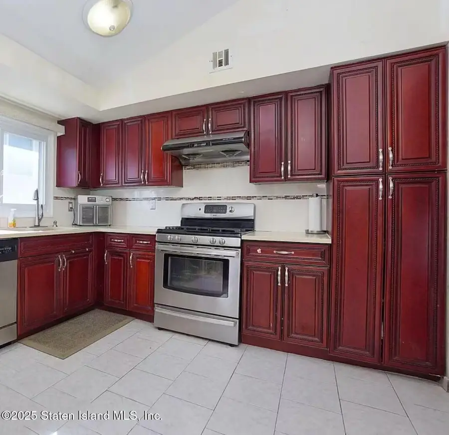 32 Dickie Avenue, Staten Island, NY 10314 - Image #3