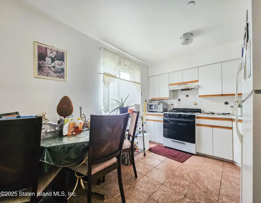 240 Granite Avenue #B, Staten Island, NY 10303 - Image #2