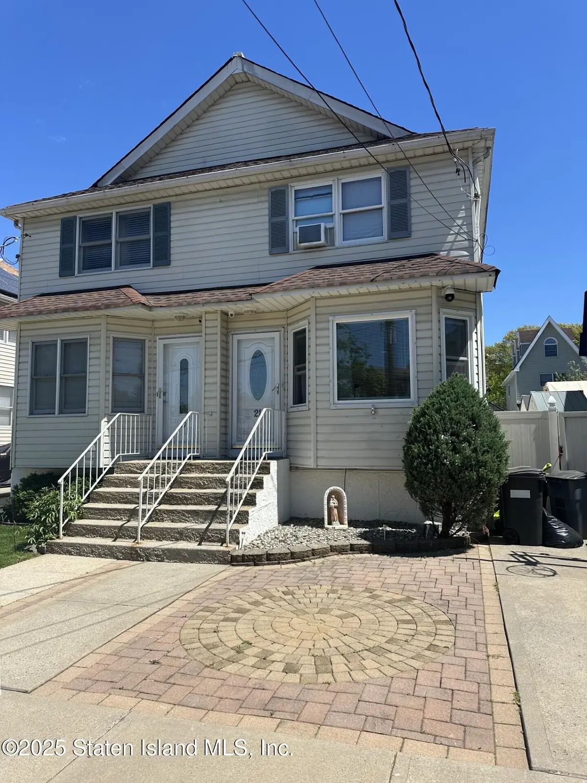 21 Dryden Court, Staten Island, NY 10302 - Image #1