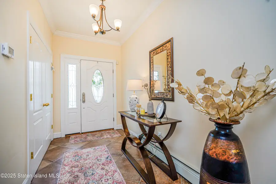 68 Tiller Court, Staten Island, NY 10309 - Image #3