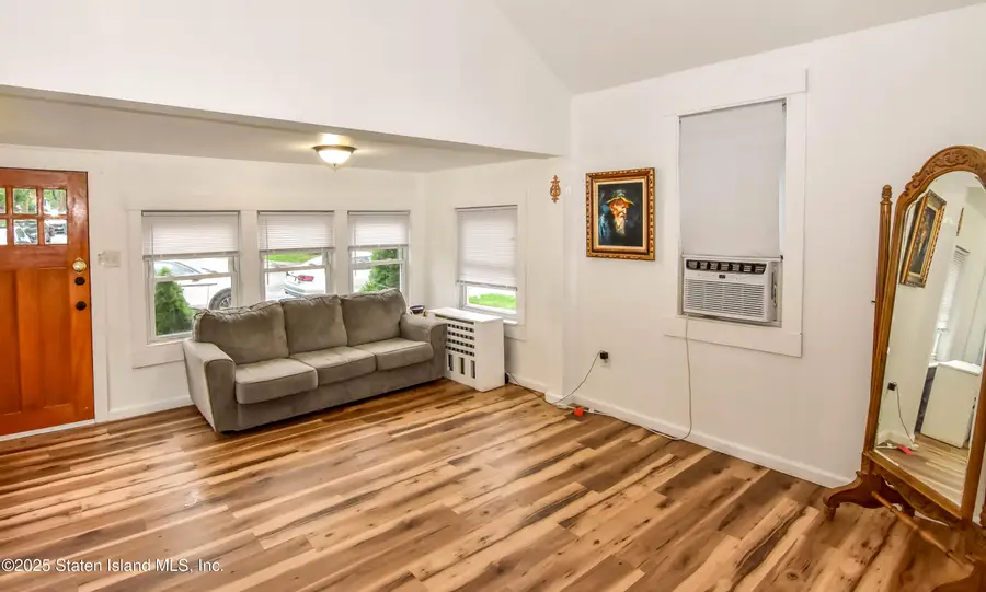 422 Crystal Avenue, Staten Island, NY 10314 - Image #2