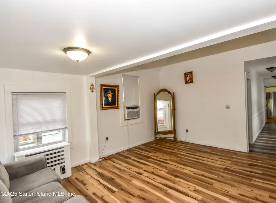 422 Crystal Avenue, Staten Island, NY 10314 - Image #3