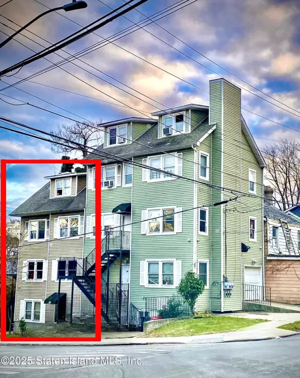 12 Pauw Street, Staten Island, NY 10301