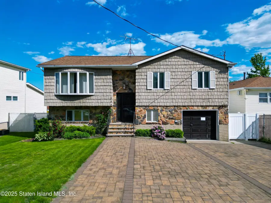 944 Woodrow Road, Staten Island, NY 10312 - Image #2