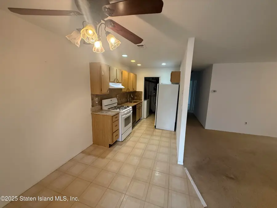 591 Correll Avenue, Staten Island, NY 10309 - Image #3