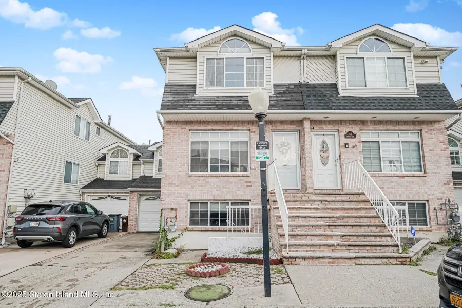 155 Darnell Lane, Staten Island, NY 10309 - Image #2