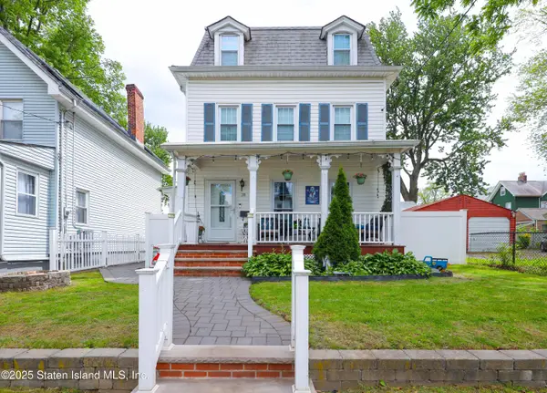 28 Trinity Place, Staten Island, NY 10310