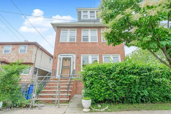 113 Grandview Avenue, Staten Island, NY 10303