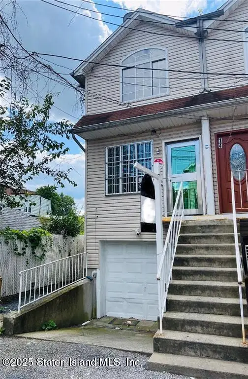 16 Mickardan Court, Staten Island, NY 10304 - Image #1